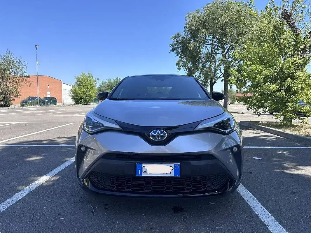 Usata Toyota C-HR Trend 152 CV (111 kW) 2020 Argento SUV
