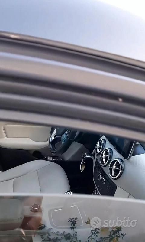 Usata Mercedes B200 136 CV (100 kW) 2015 Nero Utilitaria