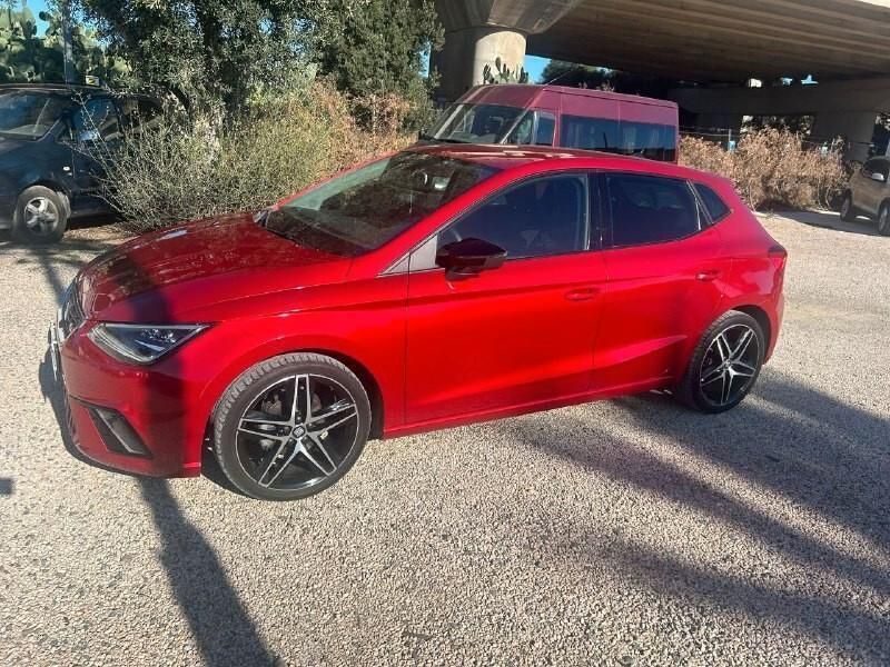 Rosso Usata 2019 Seat Ibiza FR Tre volumi | 14.950 € (Molto cara) - Immagine 1/4