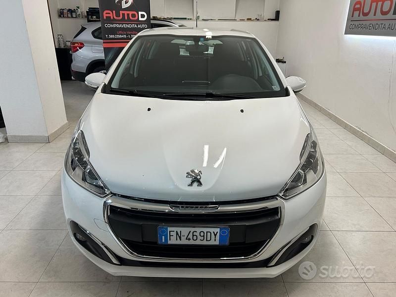 Usata Peugeot 208 82 CV (60 kW) 2018 Bianco Utilitaria
