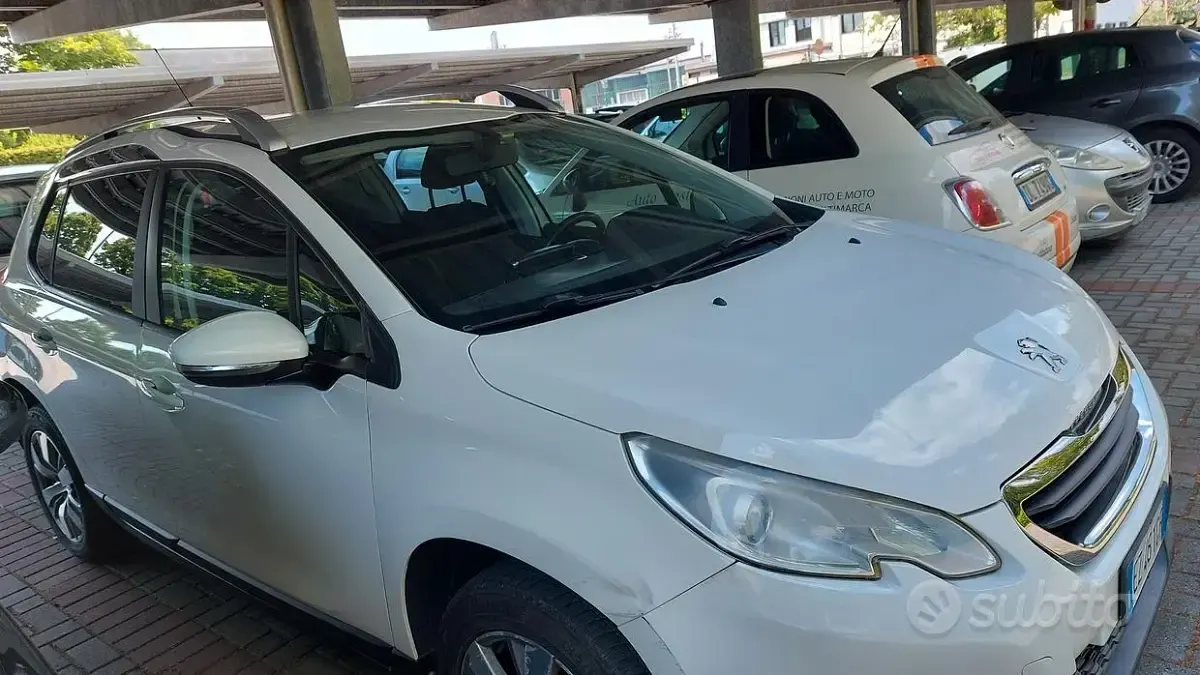 Usata Peugeot 2008 Active 99 CV (72 kW) 2015 Bianco SUV