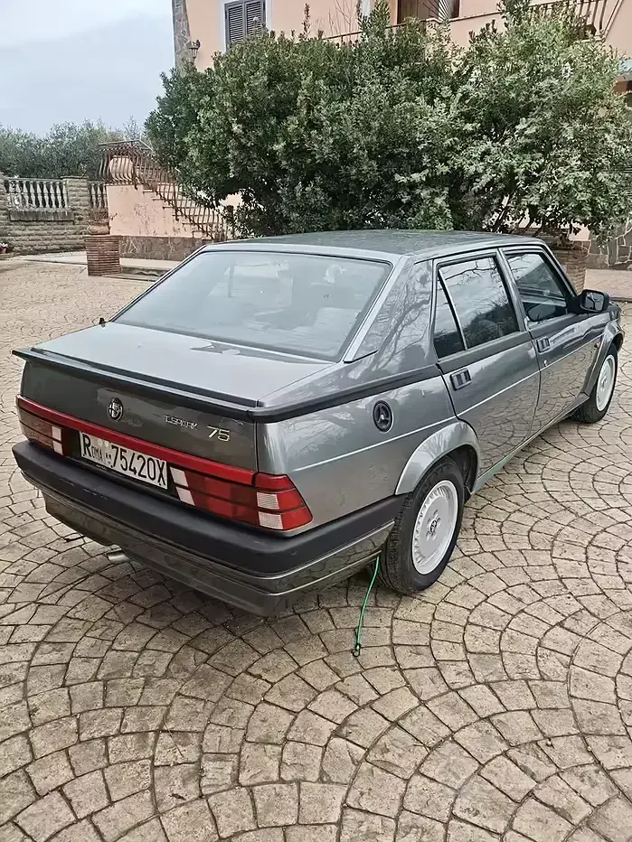 Usata Alfa Romeo 75 148 CV (108 kW) 1990 Berlina