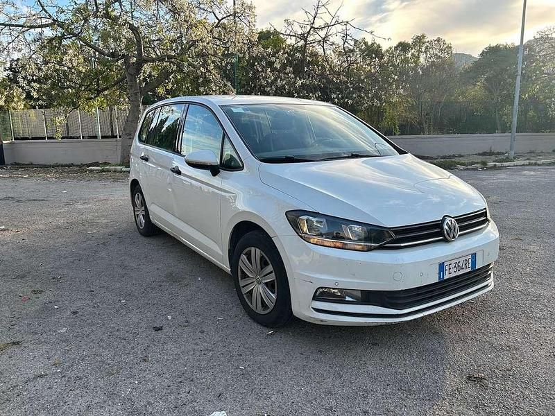 Usata VW Touran Trendline 110 CV (80 kW) 2016 Bianco Monovolume