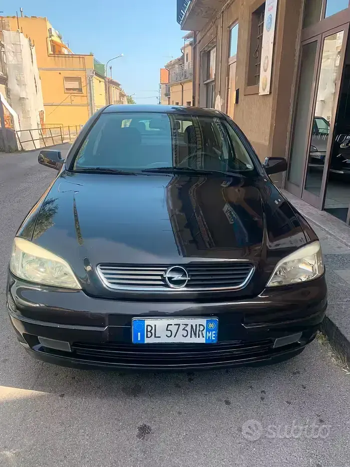 Usata Opel Astra 101 CV (74 kW) 2000 Nero Berlina