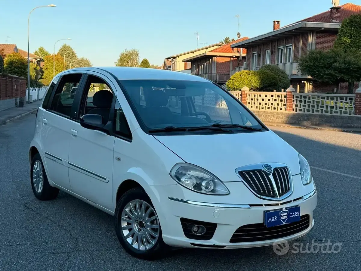 Usata Lancia Musa Gold 77 CV (56 kW) 2012 Monovolume