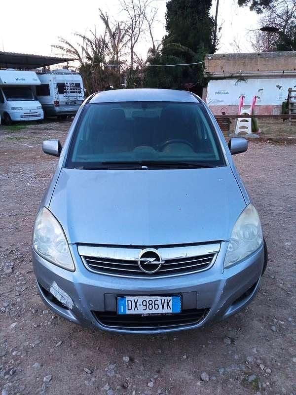 Usata 2010 Opel Zafira Cosmo Monovolume | 2200 € (Super prezzo) - Immagine 1/4