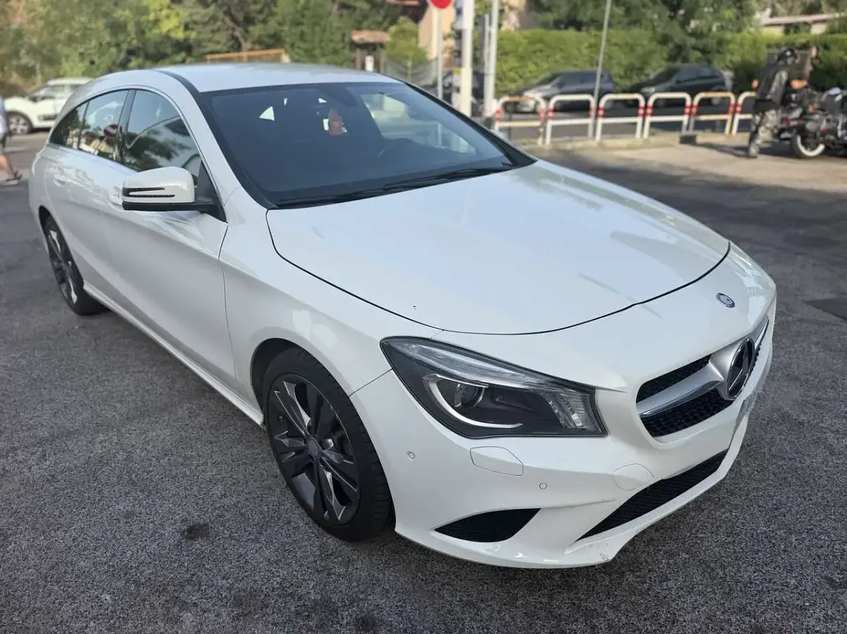 Usata Mercedes CLA200 Shooting Brake Premium 136 CV (100 kW) 2015 Bianco Station wagon