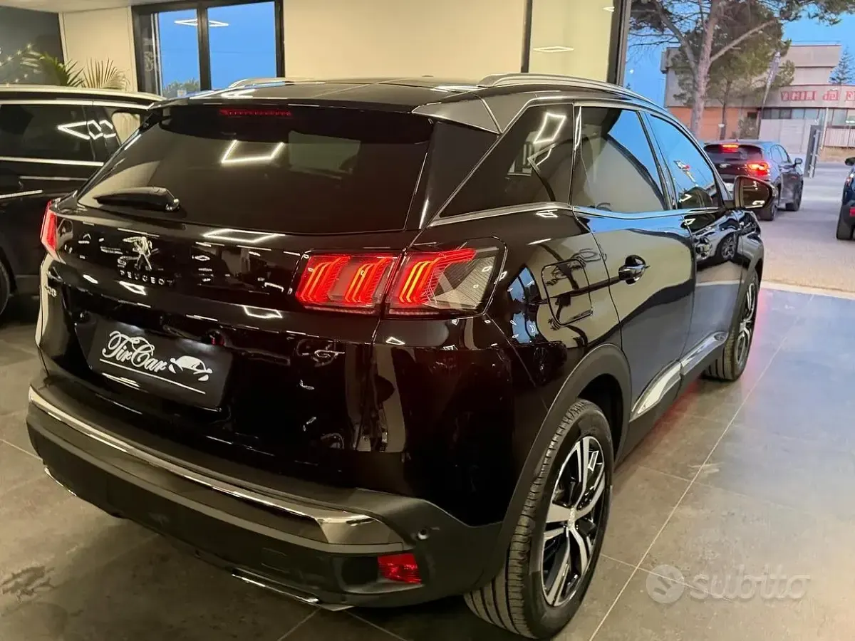 Usata Peugeot 3008 Allure 131 CV (96 kW) 2022 Nero SUV