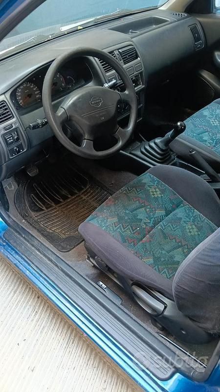 Usata Nissan Almera 1999 Blu Berlina