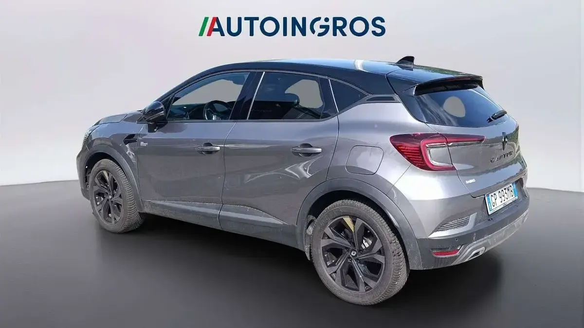 Usata Renault Captur Engineered 92 CV (67 kW) 2023 Nero SUV
