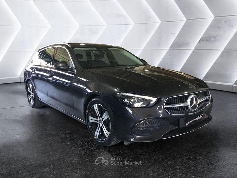 Usata Mercedes C200 Advanced 163 CV (119 kW) 2025 Nero Station wagon