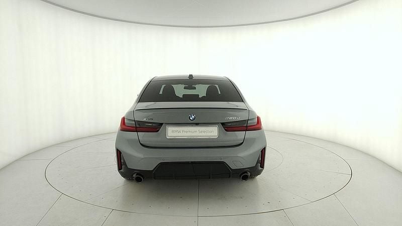 Usata BMW 320e M Sport 190 CV (139 kW) 2025 Grigio Berlina