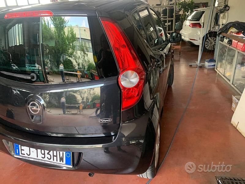 Usata Opel Agila Enjoy 94 CV (69 kW) 2011 Arancione Utilitaria