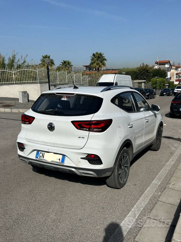 Usata MG ZS 106 CV (77 kW) 2022 Bianco Berlina