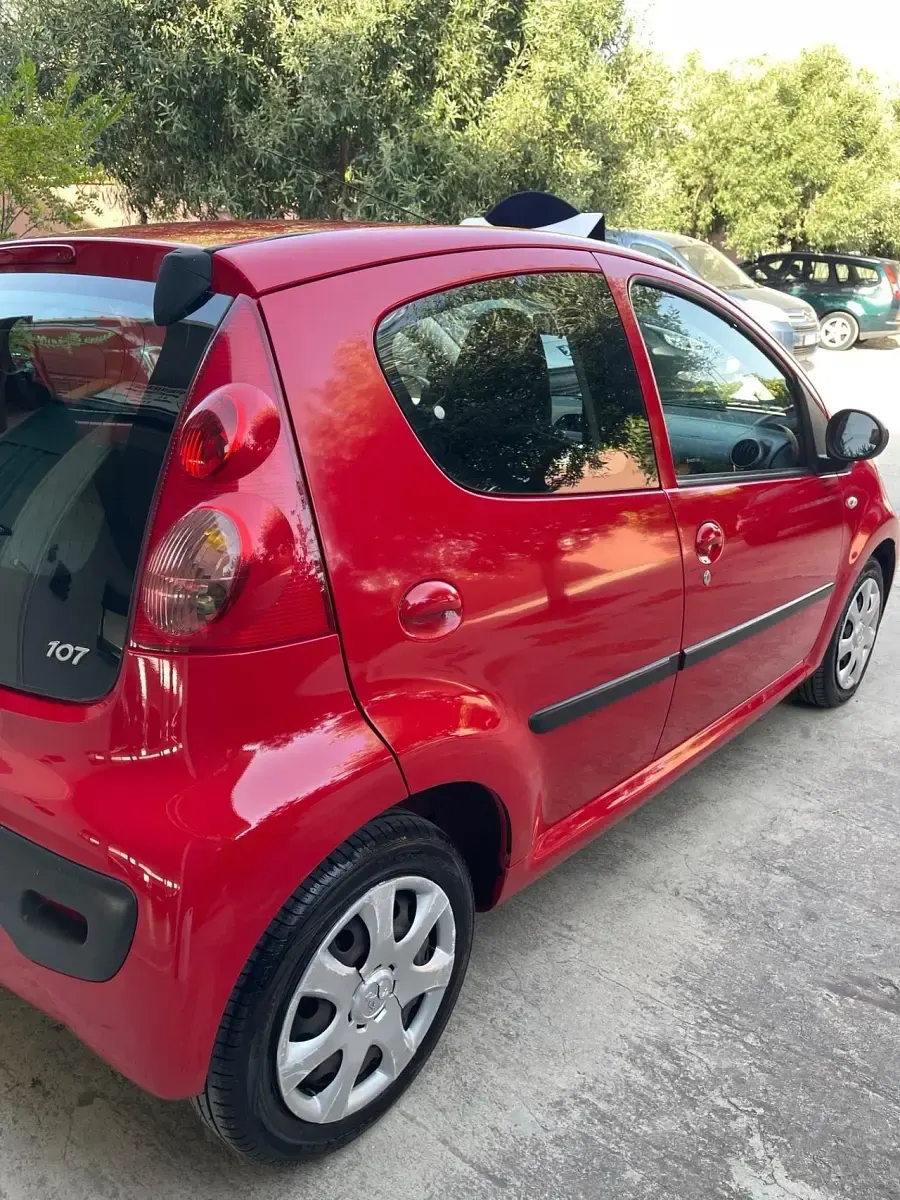 Usata Peugeot 107 68 CV (50 kW) 2009 Rosso Utilitaria