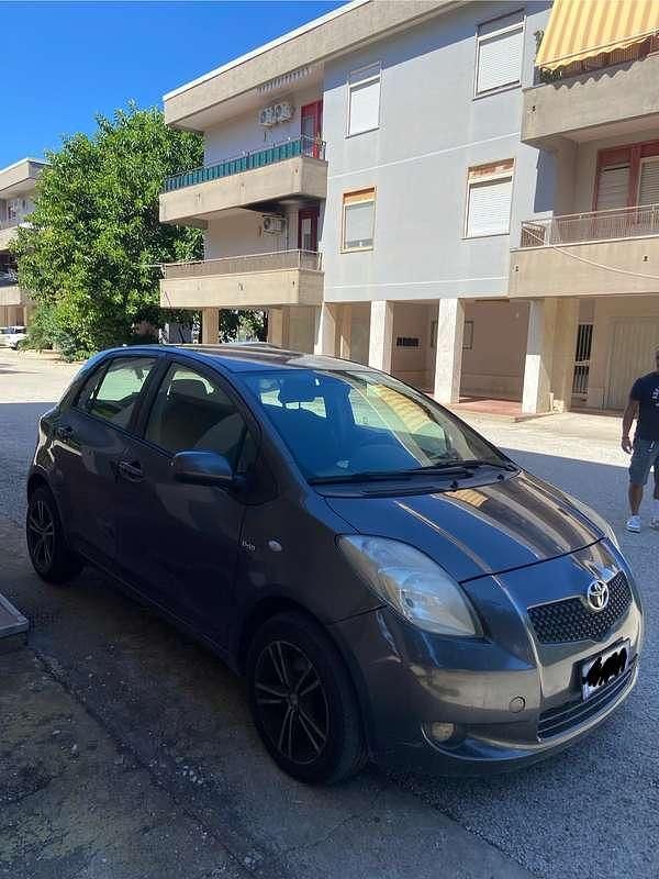 Usata Toyota Yaris 90 CV (66 kW) 2009 Utilitaria
