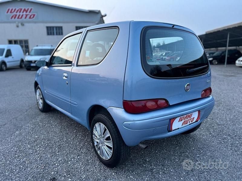 Usata Fiat 600 54 CV (39 kW) 2009 Blu Utilitaria
