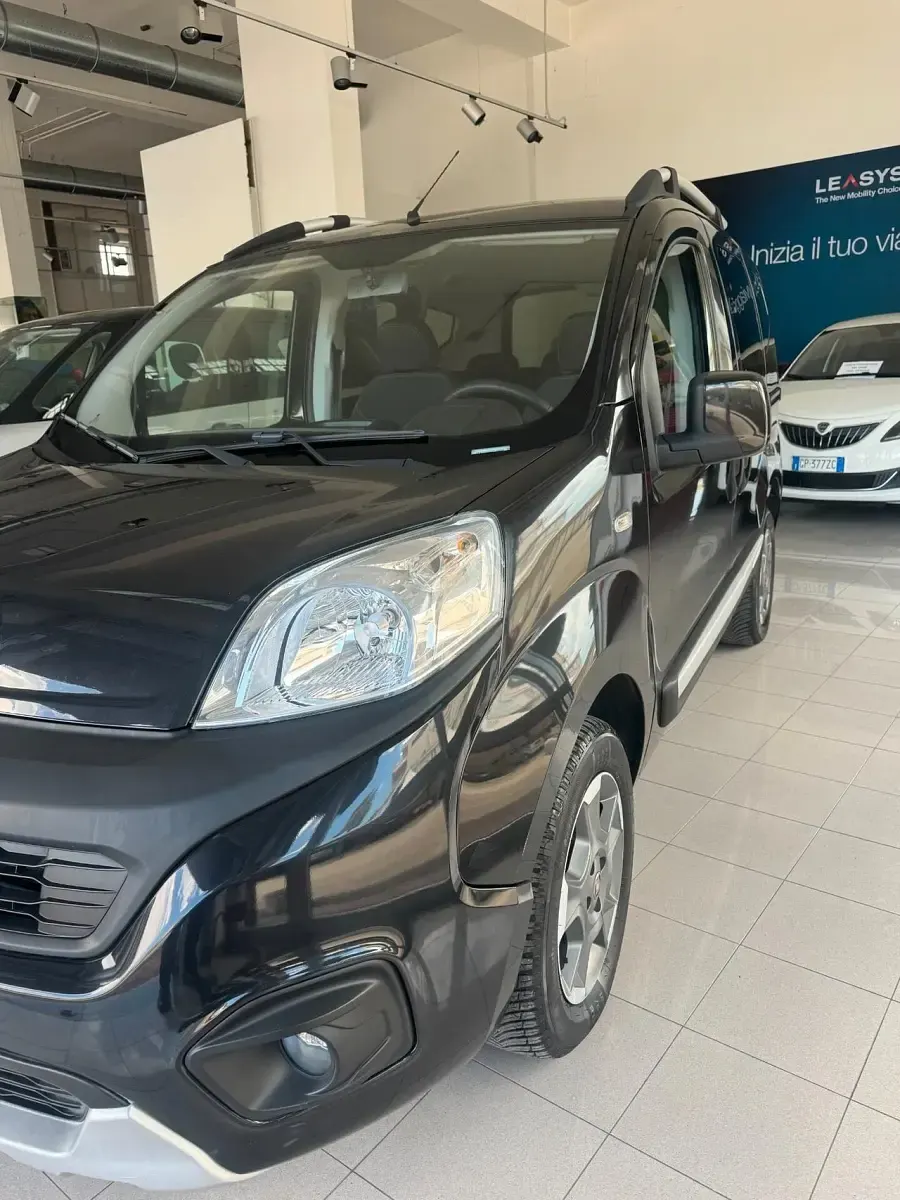 Usata Fiat Qubo Trekking 95 CV (69 kW) 2019 Nero Monovolume