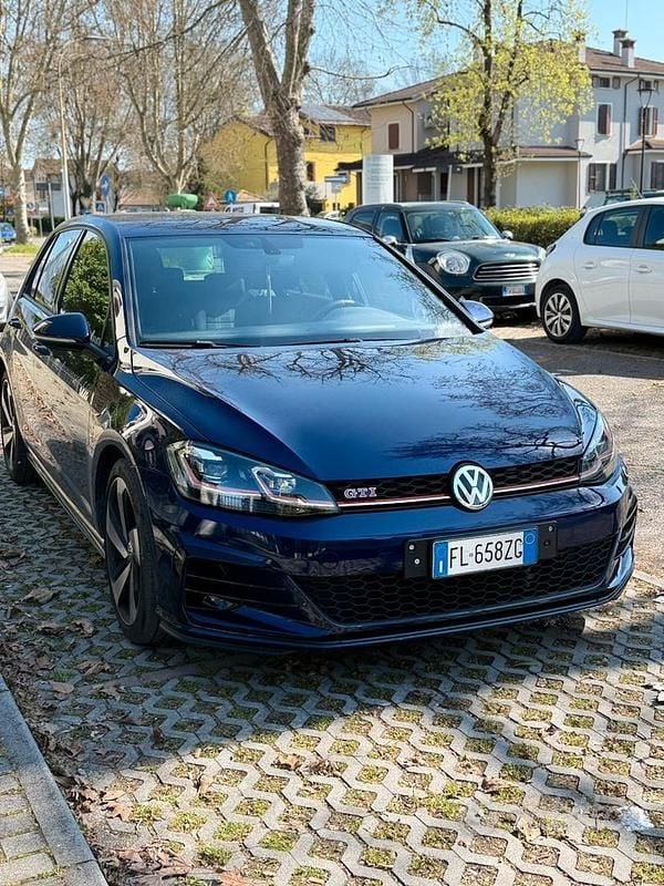 Usata VW Golf VII GTI 245 CV (180 kW) 2017 Blu Berlina