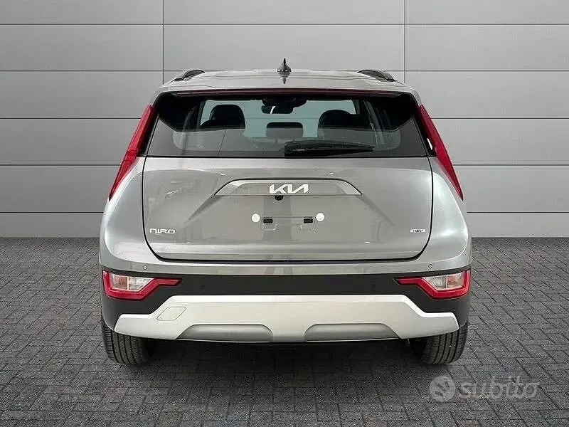 Uusi Kia Niro 93 HP (68 kW) 2026 Harmaa Katumaasturi