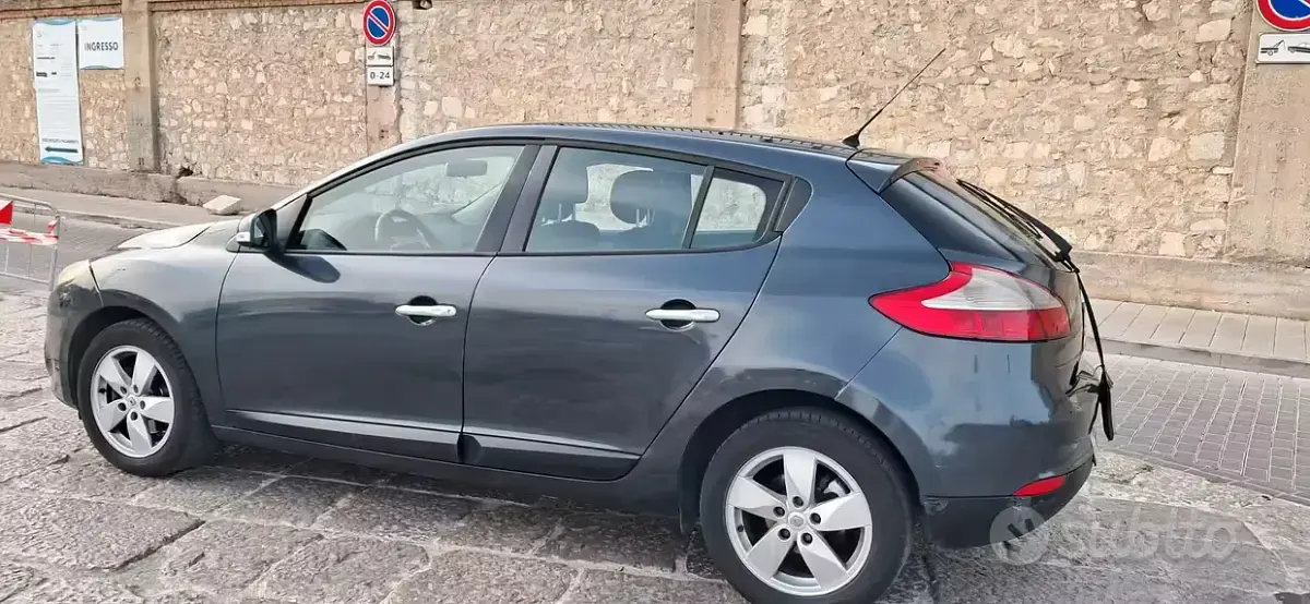 Occasion Renault Mégane Dynamique 110 PK (80 kW) 2009 Grijs Sedan