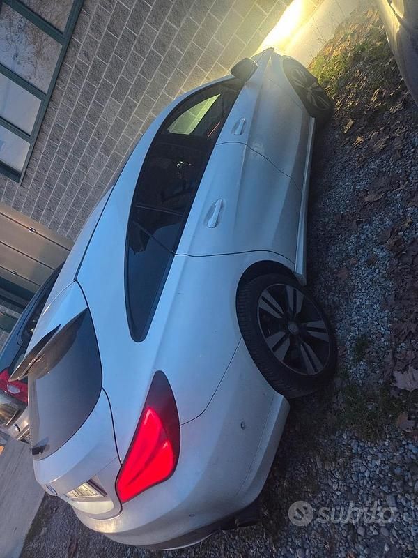 Usata Mercedes CLA220 Shooting Brake 2016 Bianco Station wagon