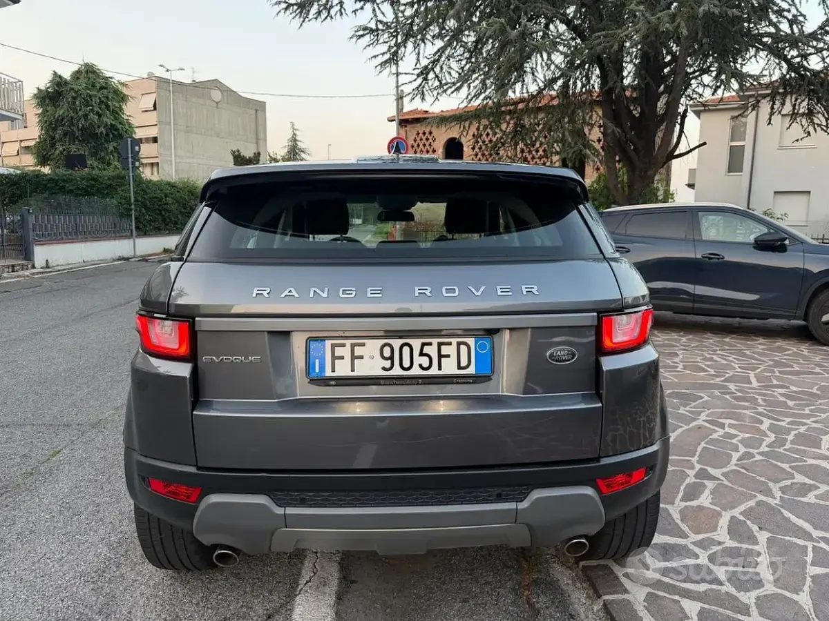 Usata Land Rover Range Rover evoque Pure 150 CV (110 kW) 2016 Grigio SUV