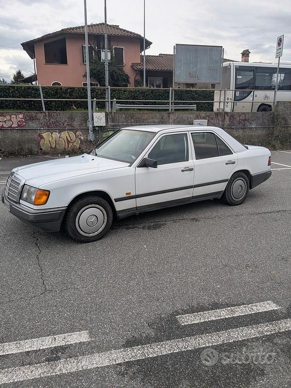 Usata Mercedes E250 1987 Bianco Berlina
