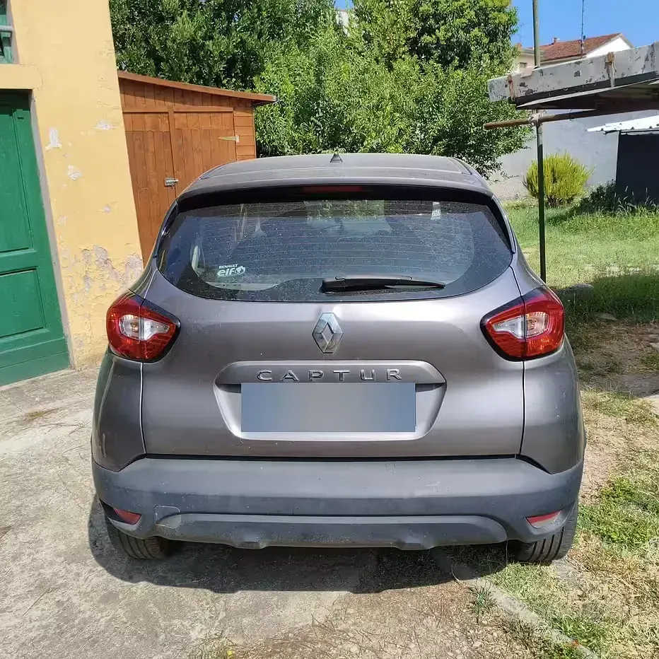Usata Renault Captur 90 CV (66 kW) 2017 Grigio SUV