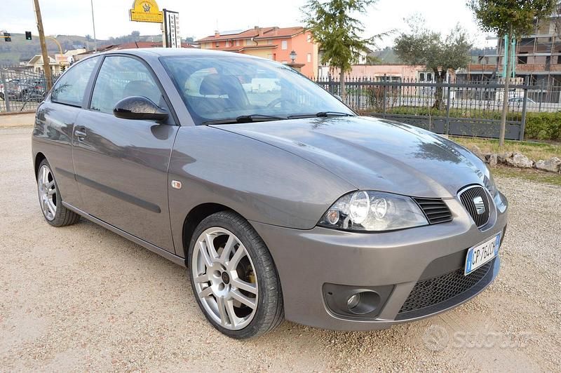 Usata Seat Ibiza CUPRA 160 CV (117 kW) 2004 Grigio Utilitaria