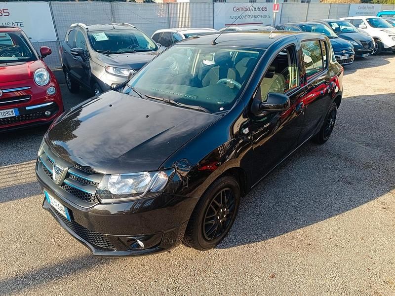 Usata Dacia Sandero Lauréate 75 CV (55 kW) 2015 Nero Berlina
