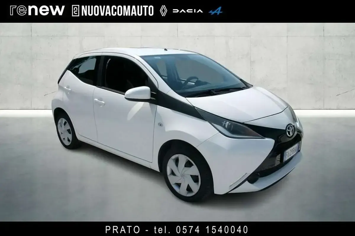 Usata Toyota Aygo X-play 69 CV (50 kW) 2015 Bianco Utilitaria