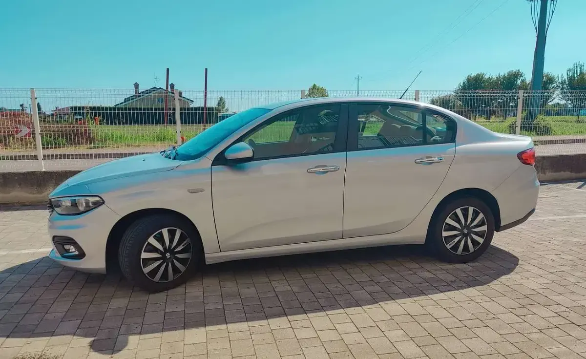 Usata Fiat Tipo Easy 95 CV (69 kW) 2018 Argento Berlina