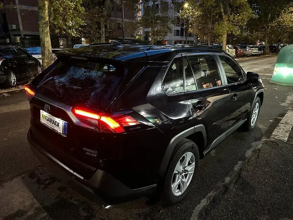 Usata Toyota RAV4 Hybrid Business Edition 178 CV (130 kW) 2019 Nero SUV