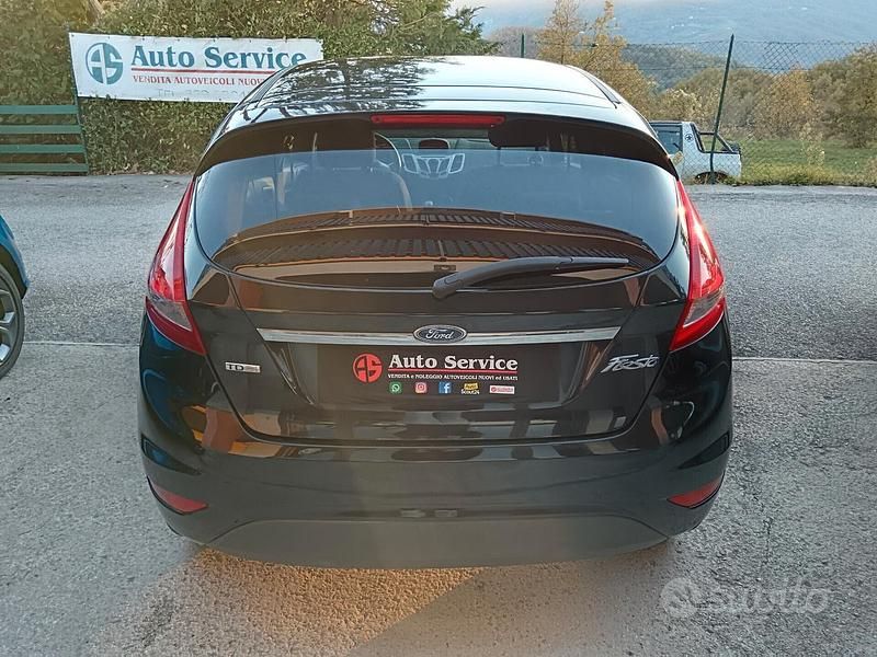 Usata Ford Fiesta Titanium 68 CV (50 kW) 2010 Nero Berlina