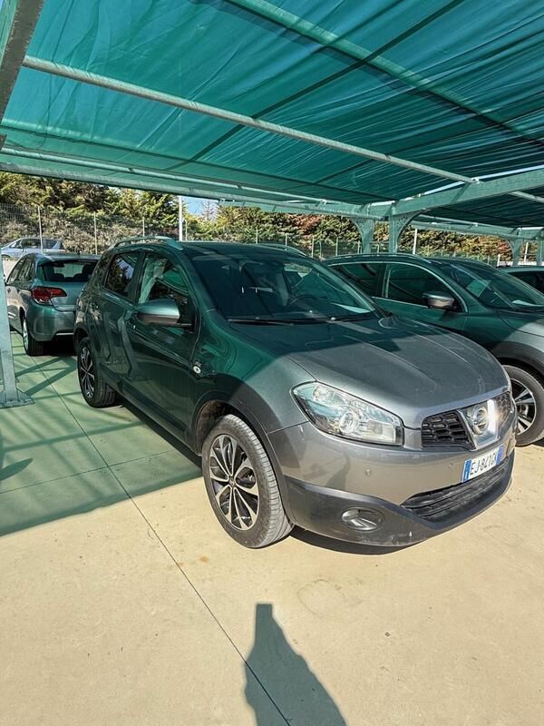 Usata Nissan Qashqai Tekna 110 CV (80 kW) 2011 Grigio SUV