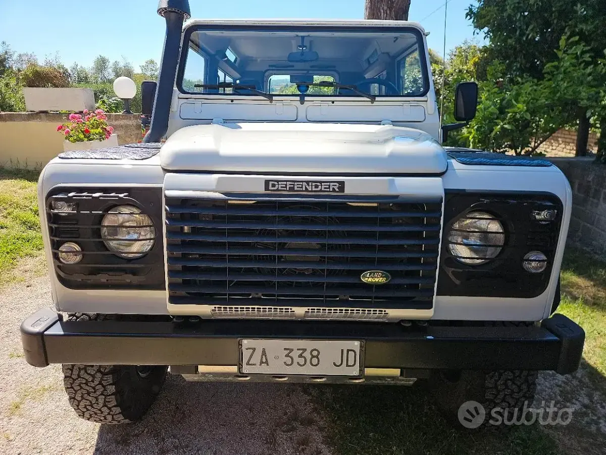 Usata Land Rover Defender 122 CV (89 kW) 2000 SUV