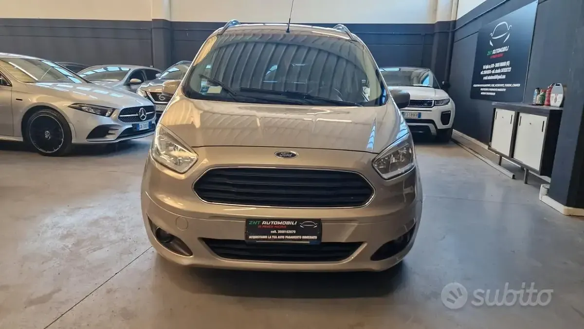 Usata Ford Tourneo Courier Titanium 100 CV (73 kW) 2015 Grigio Monovolume