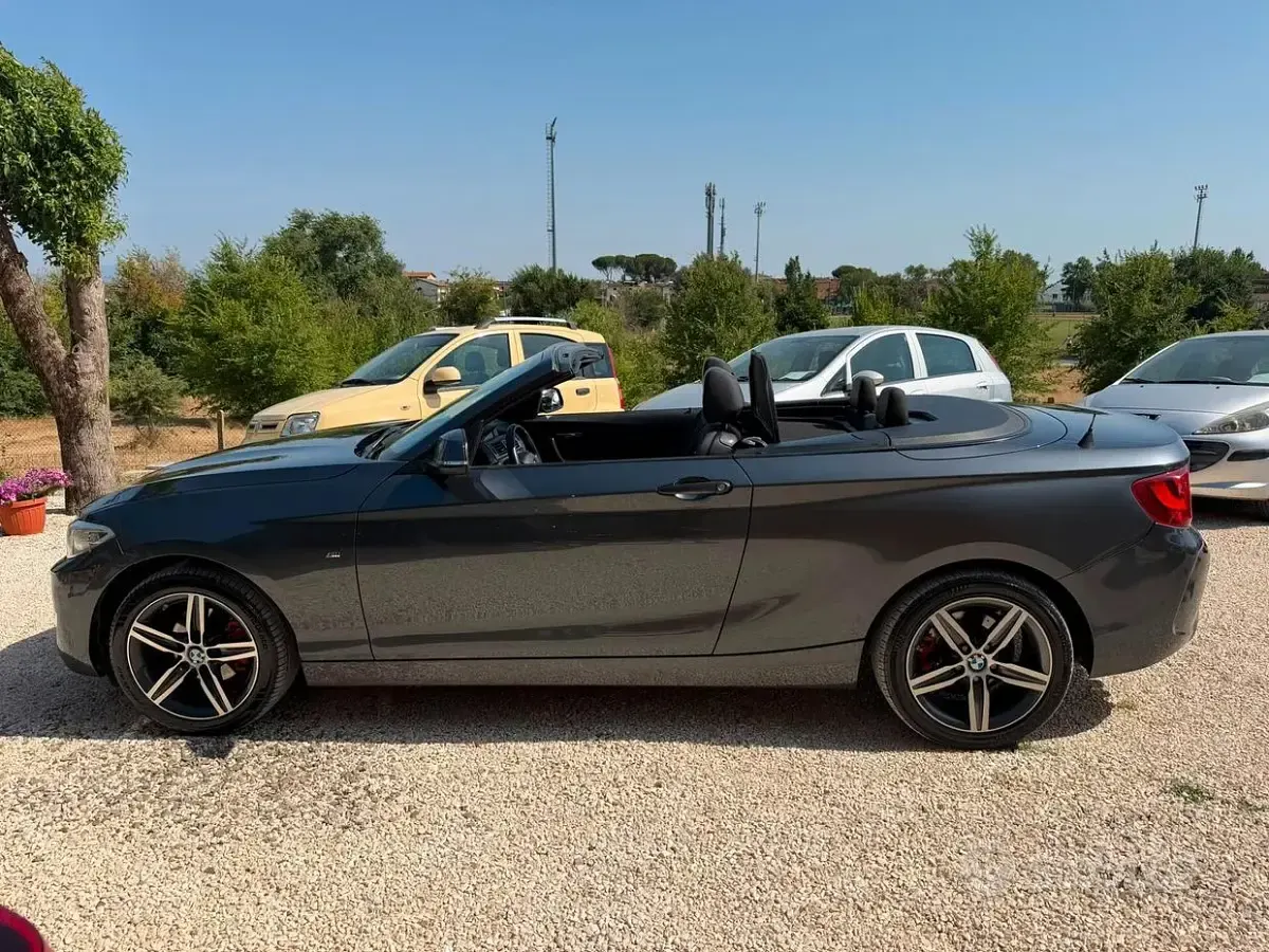 Usata BMW 218 Advantage 150 CV (110 kW) 2016 Grigio Cabrio