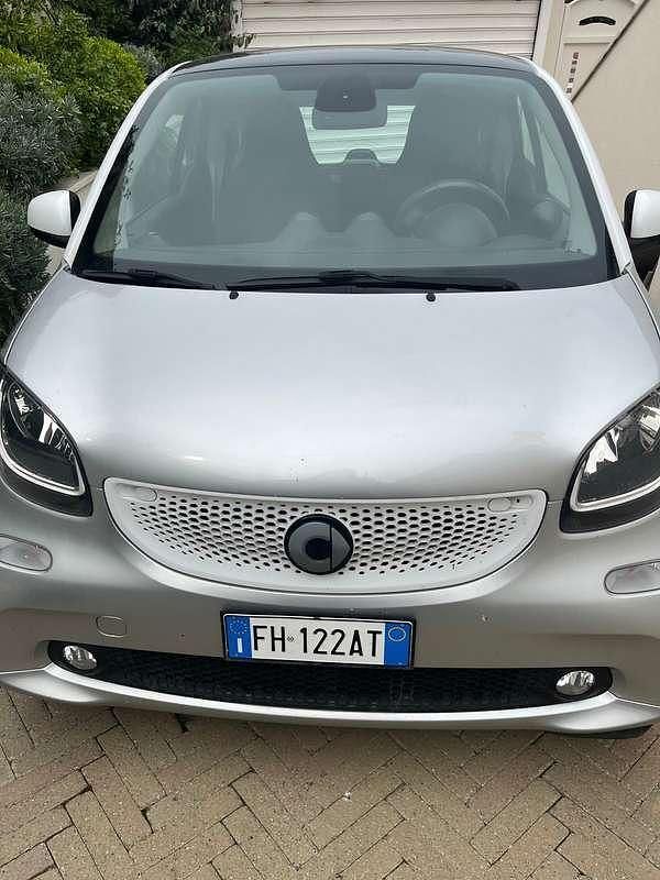 Usata Smart ForTwo Coupé 71 CV (52 kW) 2017 Argento Coupé