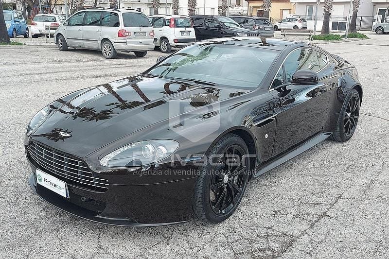 Altro Usata 2012 Aston Martin V8 Vantage Coupé | 66.000 € (Buon prezzo) - Immagine 1/4