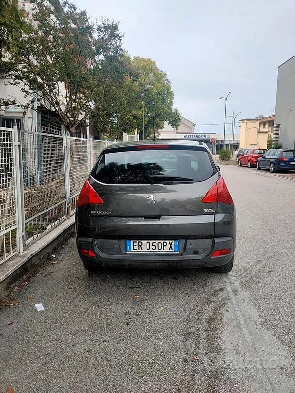 Usata Peugeot 3008 115 CV (84 kW) 2013 Grigio Station wagon