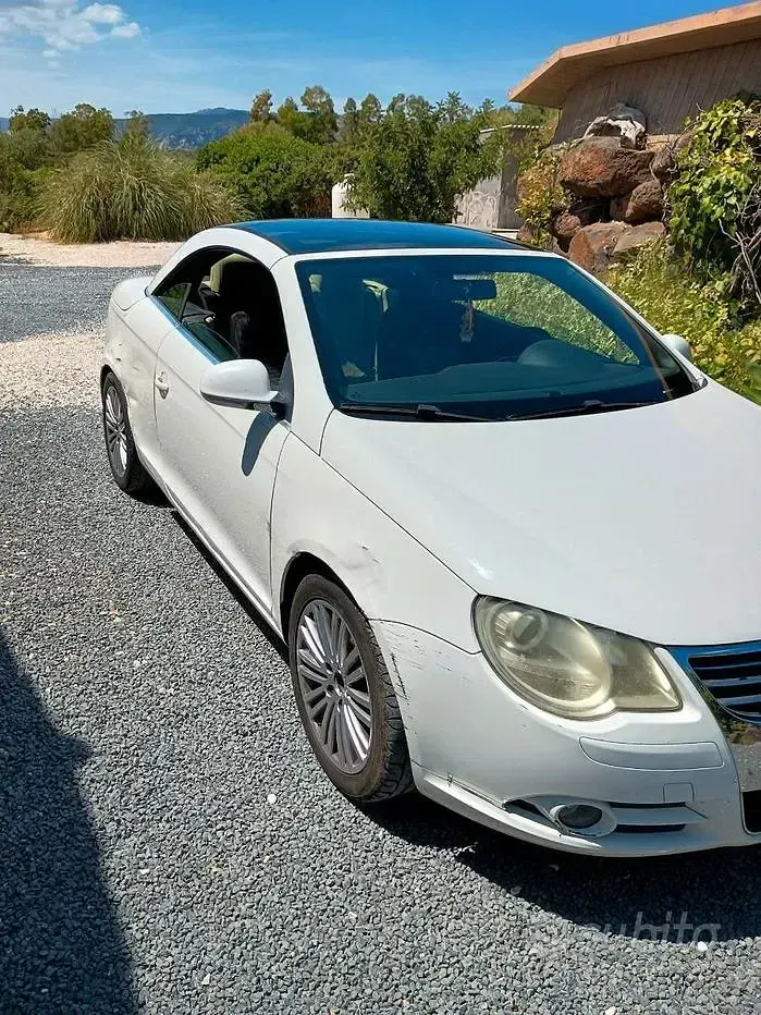 Usata VW Eos 122 CV (89 kW) 2009 Bianco Cabrio