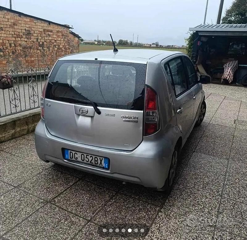 Usata Daihatsu Sirion 87 CV (63 kW) 2007 Grigio Utilitaria