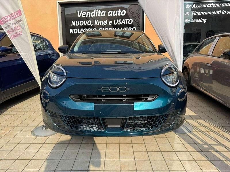 Nuova Fiat 600 Business 110 CV (80 kW) 2025 Verde SUV