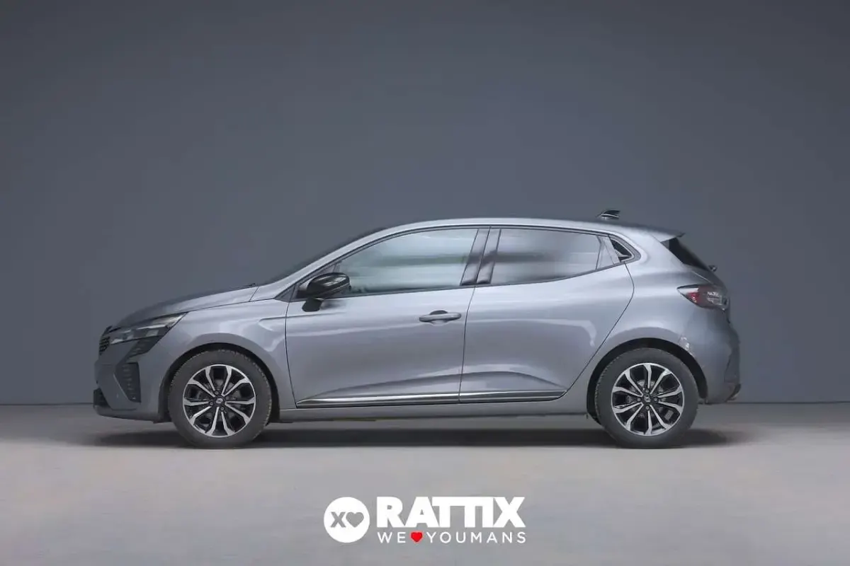 Begagnad Renault Clio V Techno 91 HK (66 kW) 2025 Grå Sedan