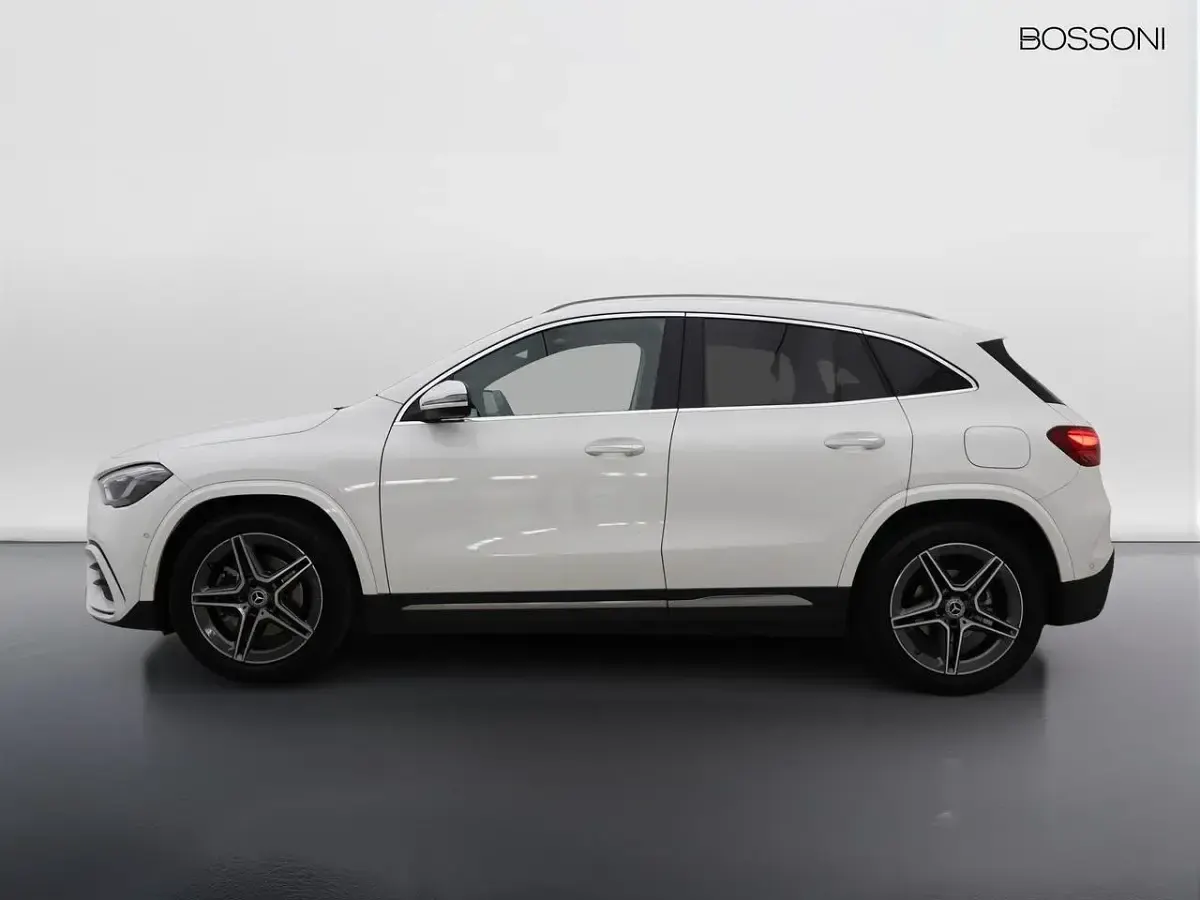 Usata Mercedes GLA200 Advanced Plus 150 CV (110 kW) 2023 Bianco SUV