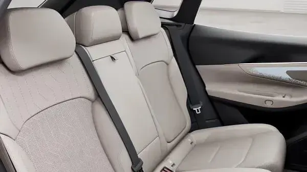 Nuova Lynk & Co 08 139 CV (102 kW) 2026 Sparkling black SUV