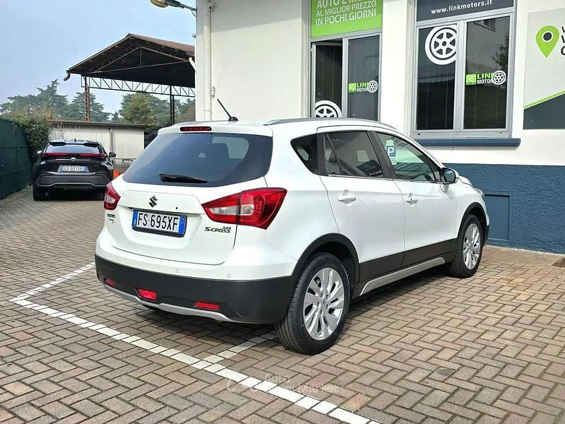 Usata Suzuki SX4 111 CV (81 kW) 2018 Bianco SUV