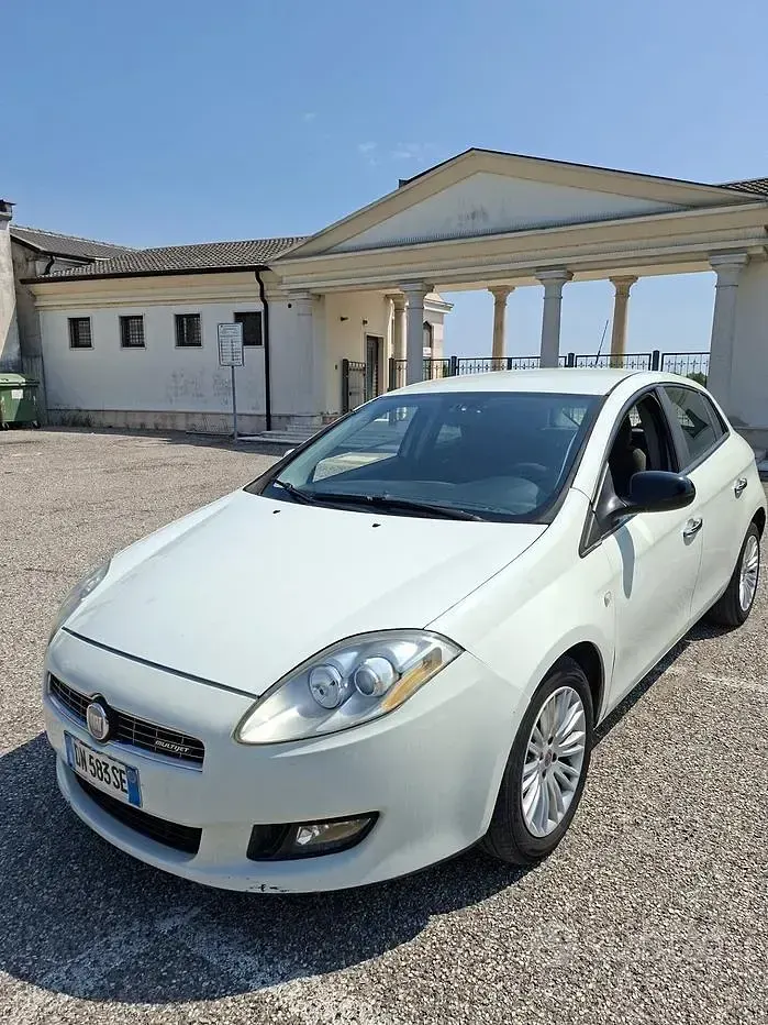 Usata Fiat Bravo Dynamic 105 CV (77 kW) 2008 Bianco Utilitaria